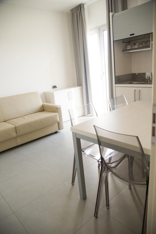 One-Bedroom Apartment,787433946:JPEG